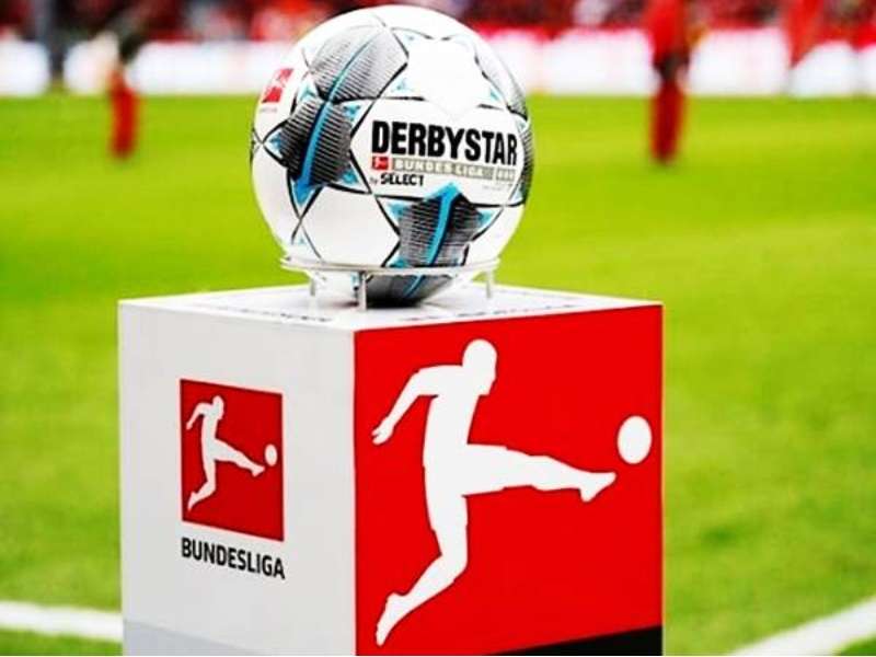 Bundesliga - Giải bóng đá vô địch quốc gia Đức có quy mô lớn thu hút nhiều đội bóng tham gia.